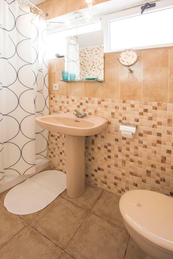 A Ensuite Apartment Con Zona De Patio Arrecife  Esterno foto