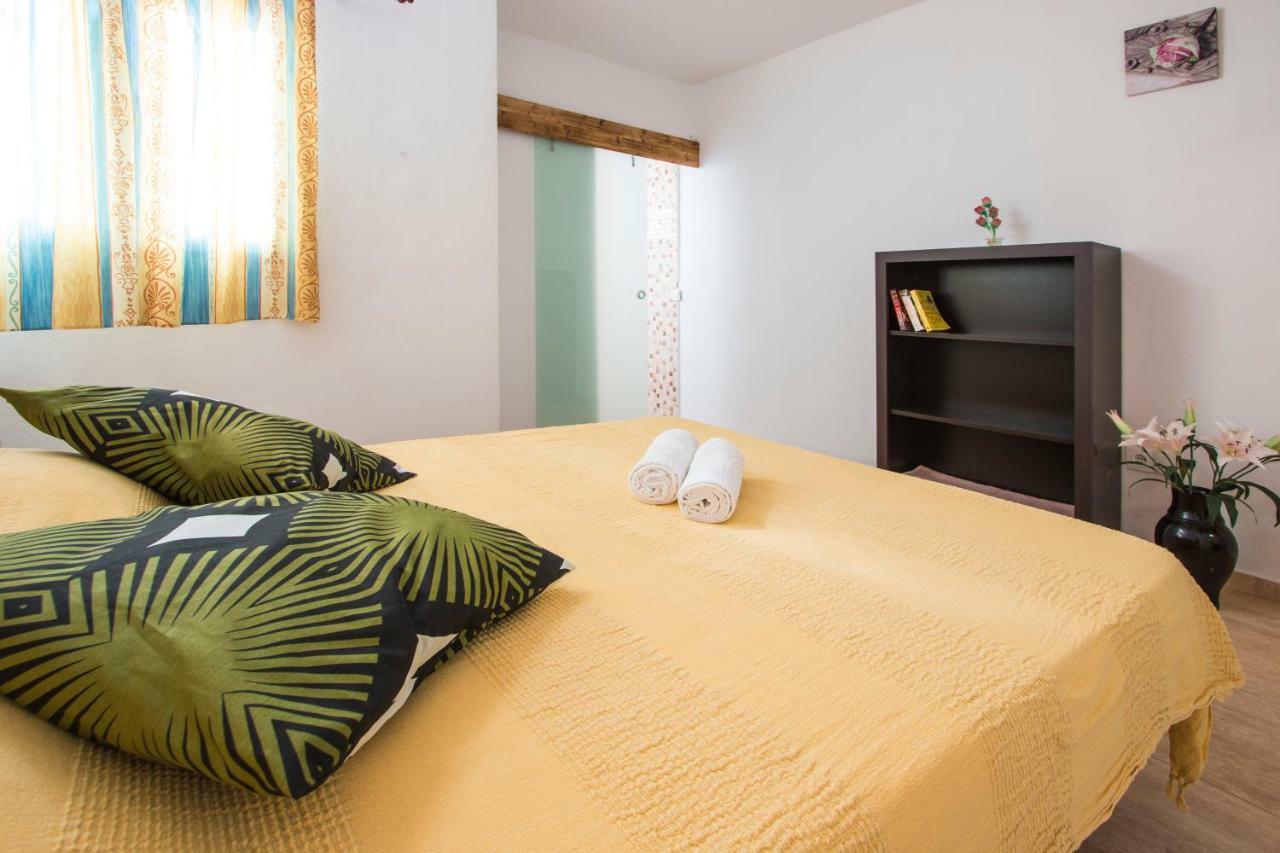 A Ensuite Apartment Con Zona De Patio Arrecife  Esterno foto